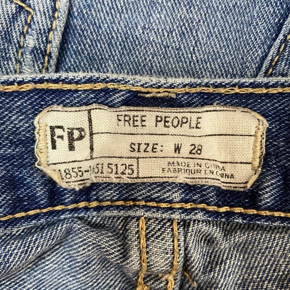 Free People Denim Shorts Size 28 Lace Trim Distressed - Picture 4 of 6